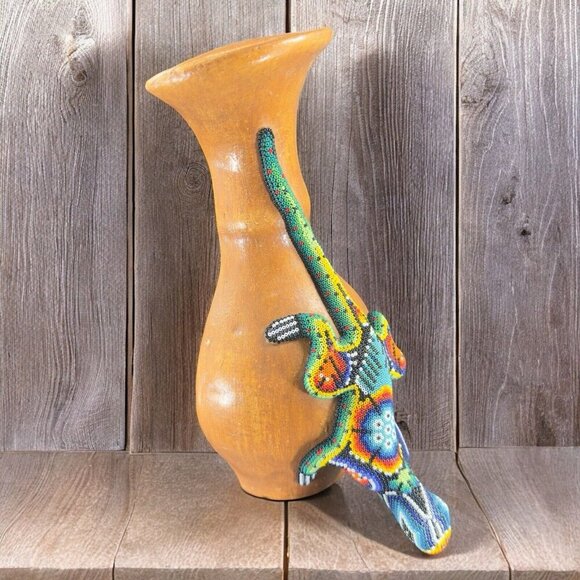 Mexican Folk Art Beaded Lizard On Pottery Wall Hanging Vase Vessel Alebrije VTG - Picture 2 of 15
